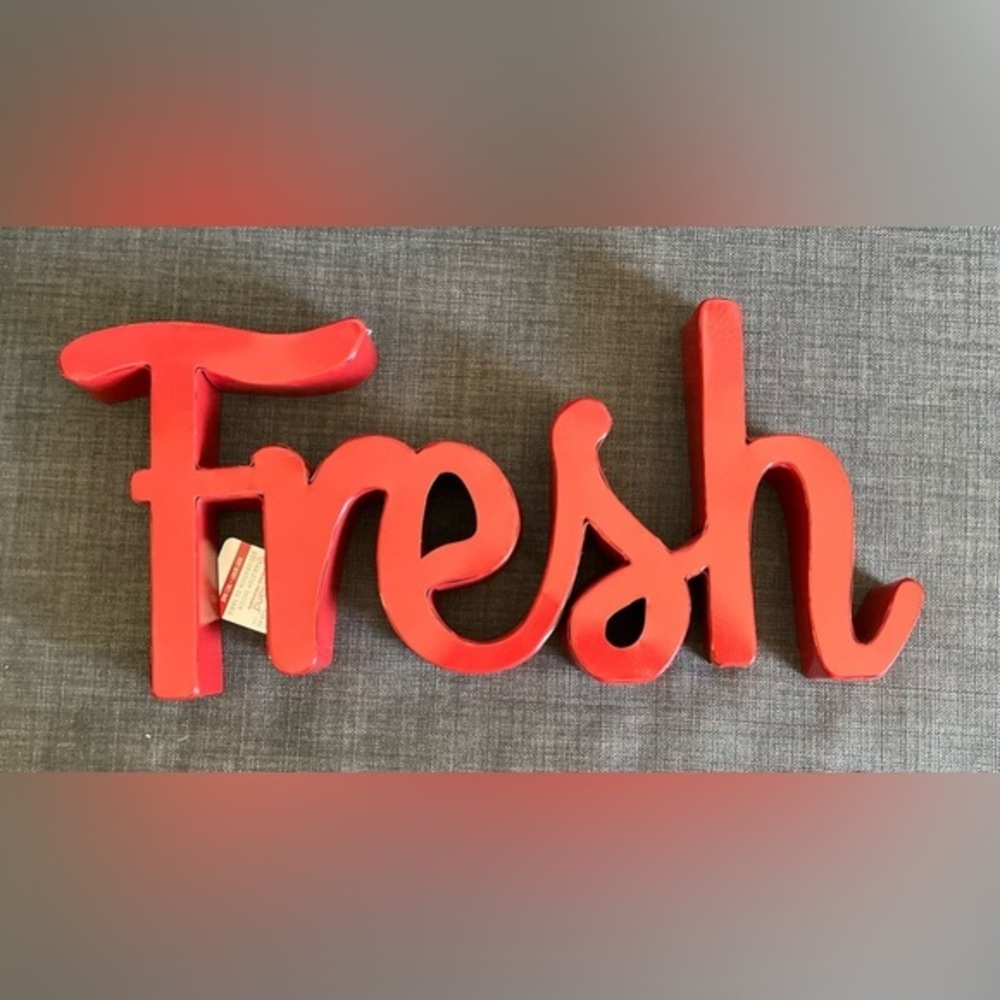 Fresh Red Metal Wall Decor 🍒